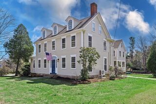Photo of 18 Pine Island Road Mattapoisett, MA 02739