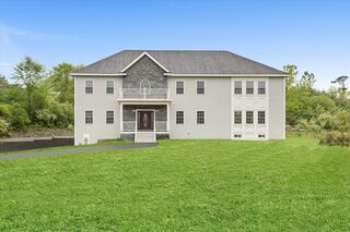 Photo of 72 Huguenot Rd Oxford, MA 01540