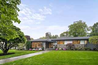Photo of 68 Mignon Rd West Newton, MA 02465