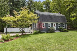 Photo of 836 West St Walpole, MA 02081