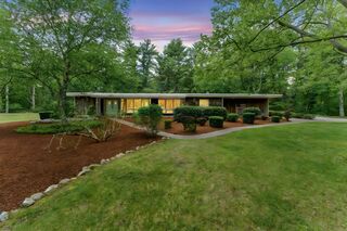 Photo of 709 Walnut Plain Rd Rochester, MA 02770