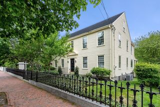 Photo of 184 High St Newburyport, MA 01950