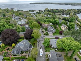 Photo of 31 Main St Mattapoisett, MA 02739