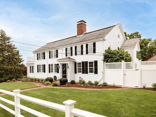 Photo of real estate for sale located at 11 Water St Duxbury, MA 02332