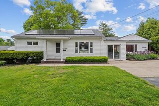 Photo of 1559 Sassaquin Ave New Bedford, MA 02745