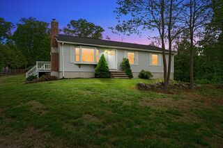 Photo of 31 Chestnut St Douglas, MA 01516