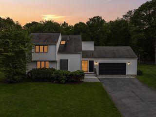 Photo of 1277 Drift Road Westport, MA 02790