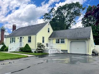 Photo of 103 Sycamore St Holbrook, MA 02343