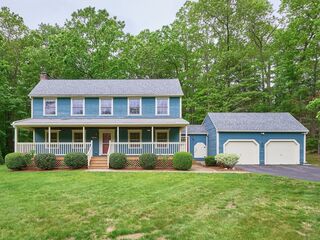 Photo of 127 Paradise Ln Fiskdale, MA 01518