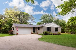 Photo of real estate for sale located at 26 Winter St Duxbury, MA 02332