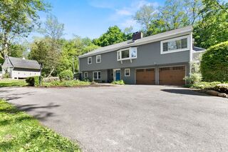 Photo of 17 Topsfield Rd Wenham, MA 01984