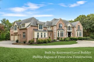 Photo of 8 Stratford Way Lincoln, MA 01773