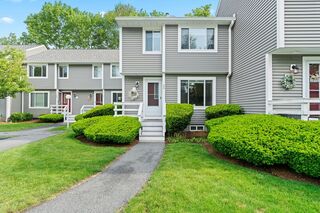 Photo of 22 Hartshorn Pl Walpole, MA 02081