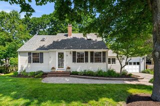 Photo of 11 Bruce Ln Wenham, MA 01984