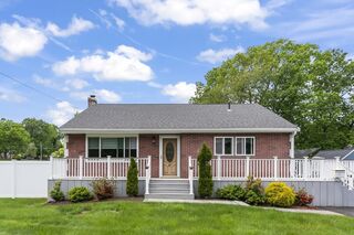 Photo of 76 Maplewood Cir Brockton, MA 02302