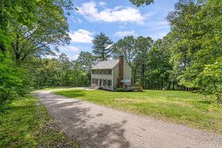 Photo of 2 Thorndike Ave Merrimac, MA 01860
