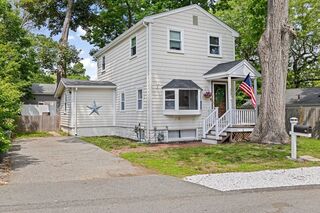 Photo of 33 Cross St Weymouth, MA 02189