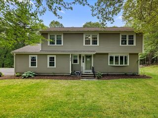 Photo of 235 Stone School Rd Sutton, MA 01590
