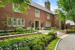 Photo of 1014 Boylston St Chestnut Hill, MA 02467