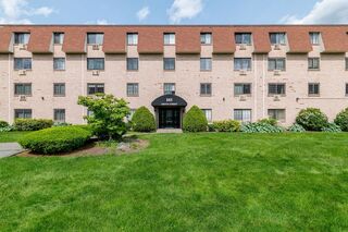 Photo of 103 Grove St Rockland, MA 02370