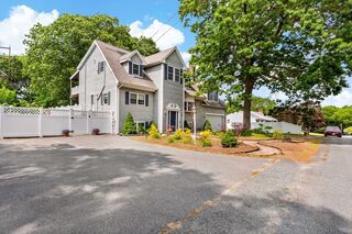 Photo of 22 Pat-Ree Dr Taunton, MA 02718