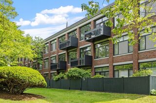 Photo of 100 Keyes Road Concord, MA 01742