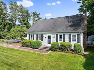 Photo of 16 Raymond St Dartmouth, MA 02748