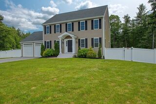 Photo of 31 Pocksha Dr Middleborough, MA 02346