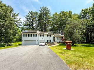 Photo of 1 Fieldstone Way Hopedale, MA 01747