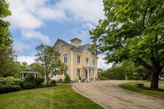 Photo of 13 Cottage St Marion, MA 02738