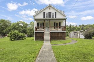 Photo of real estate for sale located at 7 Aucoot Road Mattapoisett, MA 02739