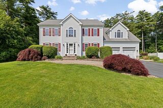 Photo of real estate for sale located at 102 Saddleworth Way Middleboro, MA 02346