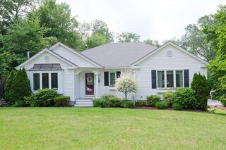 Photo of 146 Hunter Rd Uxbridge, MA 01569