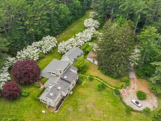 Photo of real estate for sale located at 9 S Pasture Ln Duxbury, MA 02332