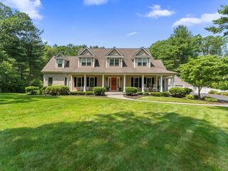 Photo of 35 Oxbow Dr Wrentham, MA 02093