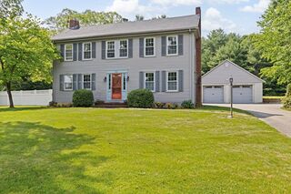 Photo of 553 Center St Hanover, MA 02339