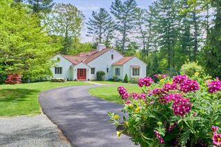 Photo of 144 Pine St Dover, MA 02030