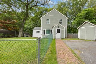 Photo of 8 Stones Corner Rd Berlin, MA 01503