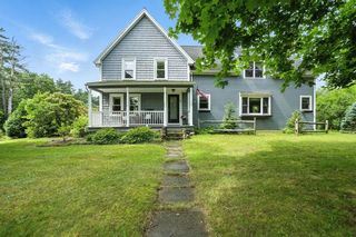 Photo of 114 Center St Carver, MA 02330