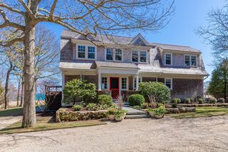Photo of real estate for sale located at 17 Mattarest Ln Dartmouth, MA 02748