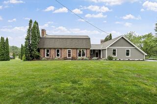 Photo of 19 Otter River Rd Winchendon, MA 01475