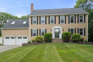 Photo of 6 Magnolia Circle Norfolk, MA 02056