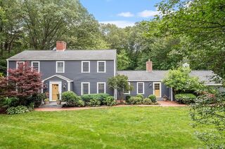Photo of 22 High St Southborough, MA 01772