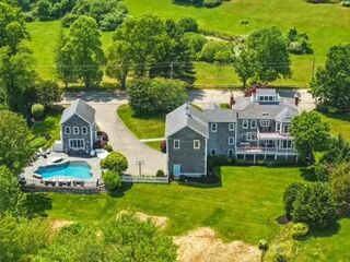 Photo of real estate for sale located at 735 Bay Rd Duxbury, MA 02332