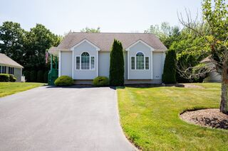 Photo of 8 Rodeo Dr East Bridgewater, MA 02333