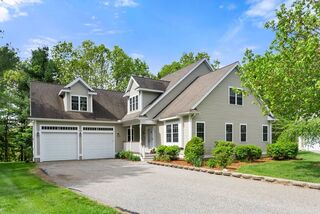 Photo of 7 Lane Farm Dr Bedford, MA 01730
