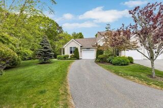 Photo of real estate for sale located at 17 Chadwick Ct Mashpee, MA 02649