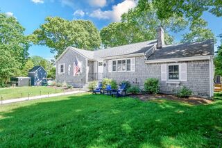 Photo of real estate for sale located at 8 Highland View Ave Mattapoisett, MA 02739