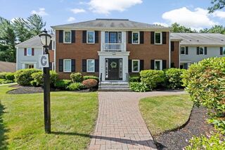 Photo of real estate for sale located at 225 Lincoln St Duxbury, MA 02332