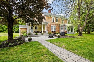 Photo of 89 Marion Road Rochester, MA 02770